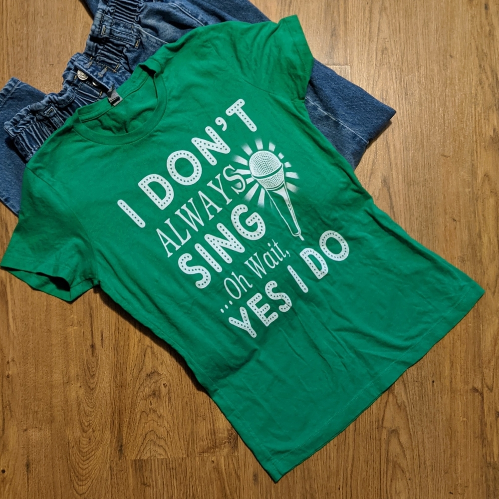Next Level Apparel Green Graphic T-shirt Singer Music Band Ladies' Med Tee